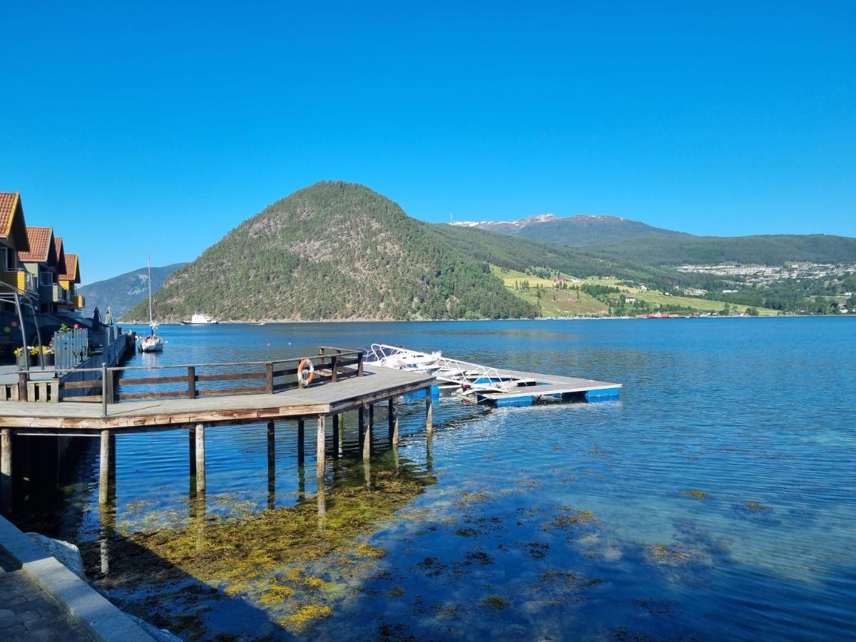 Nedre Amla Fjord Apartment Kaupanger Exterior foto
